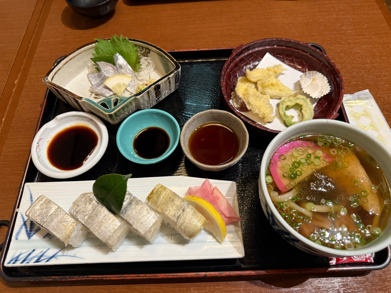 有田川温泉光の湯のレストランにて太刀魚御膳を頂きました。非常に美味しゅうございました。